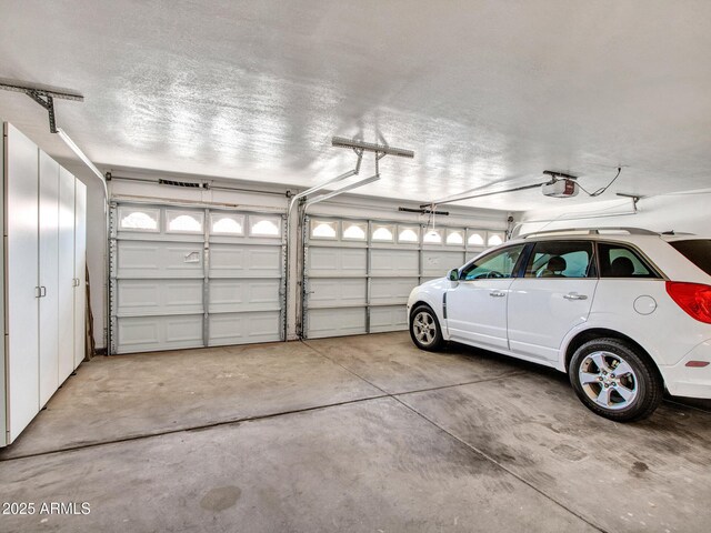 12641 S 39th Pl, Phoenix, AZ 85044 - garage with a garage door opener