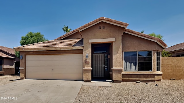 view of front facade featuring a garage