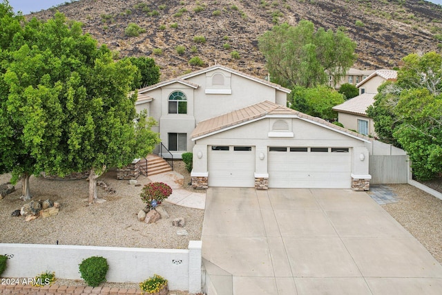 view of front property featuring a garage