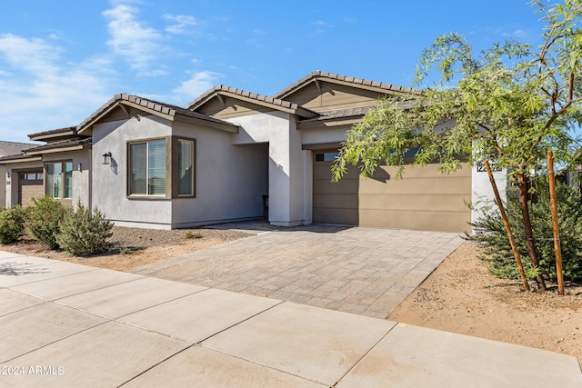 view of front facade with a garage