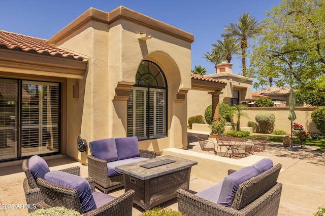 10429 N 101st St, Scottsdale, AZ 85258 - view of patio featuring an outdoor hangout area