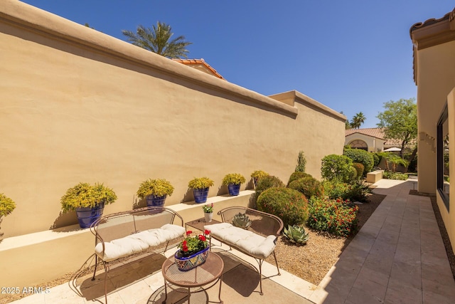 10429 N 101st St, Scottsdale, AZ 85258 - view of patio / terrace with outdoor lounge area