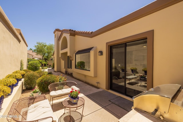 10429 N 101st St, Scottsdale, AZ 85258 - view of patio with an outdoor living space