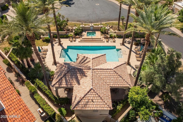 10429 N 101st St, Scottsdale, AZ 85258 - community pool with a patio area