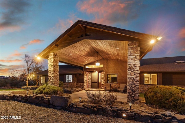 view of front of property featuring a patio area