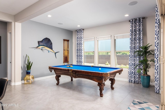 playroom with pool table