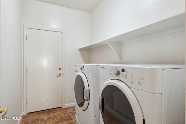 5010 W Ivanhoe St, Chandler, AZ 85226 - washroom featuring washer and dryer and baseboards