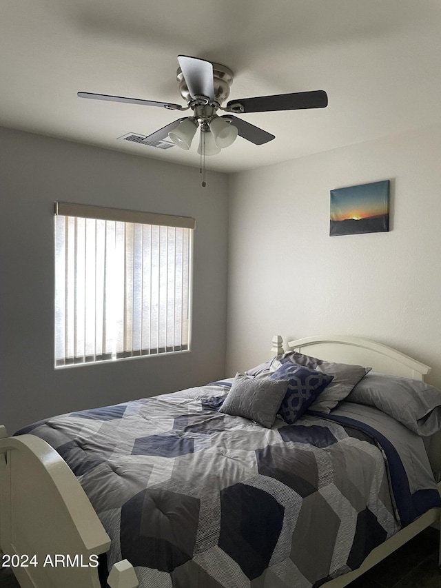 bedroom featuring ceiling fan