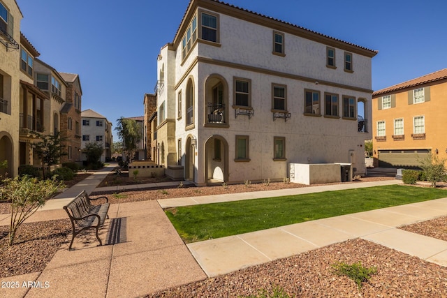 view of building exterior featuring a residential view