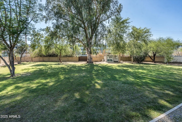 5112 N 41st St, Phoenix, AZ 85018 - view of yard