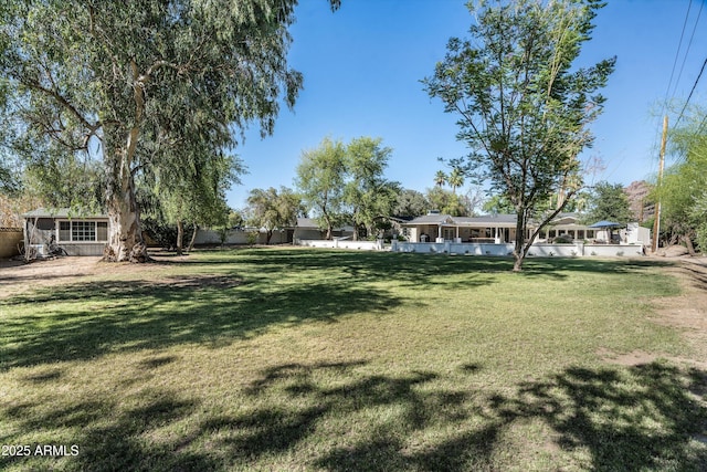 5112 N 41st St, Phoenix, AZ 85018 - view of yard
