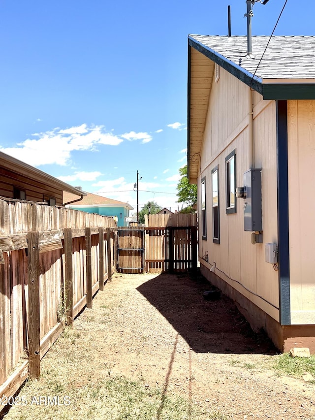 709 W Maple St, Winslow, AZ 86047 - view of yard featuring fence