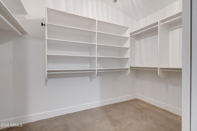 2203 E Crest Ln, Phoenix, AZ 85024 - view of spacious closet