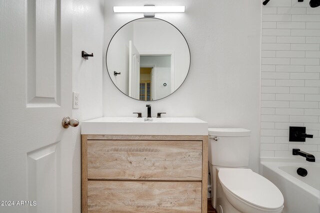 2203 E Crest Ln, Phoenix, AZ 85024 - bathroom with vanity and washtub / shower combination