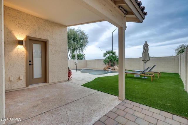 2203 E Crest Ln, Phoenix, AZ 85024 - fenced backyard featuring a patio area