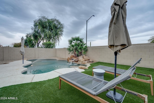2203 E Crest Ln, Phoenix, AZ 85024 - view of swimming pool featuring a fenced backyard and a patio