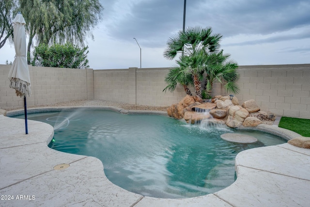 2203 E Crest Ln, Phoenix, AZ 85024 - view of swimming pool with a fenced backyard