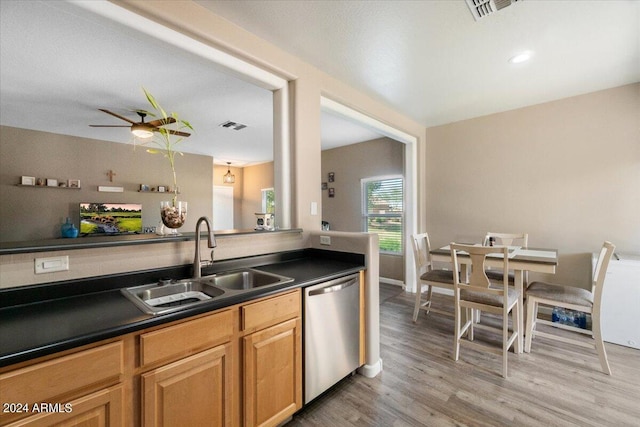 kitchen with light hardwood / wood-style floors, sink, stainless steel dishwasher, and ceiling fan