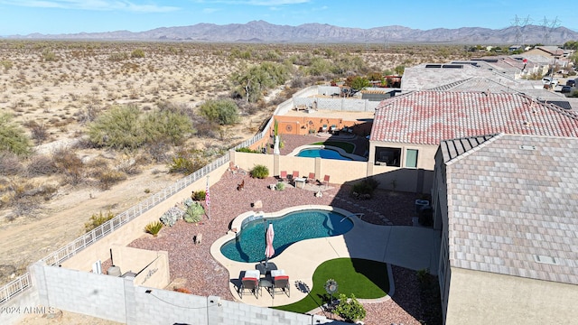 bird's eye view featuring a mountain view