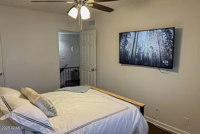 bedroom with ceiling fan