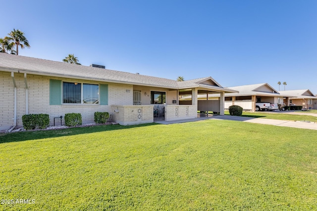 ranch-style home with a front yard