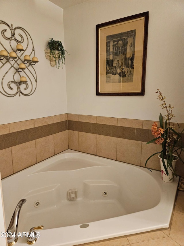 bathroom featuring tiled tub