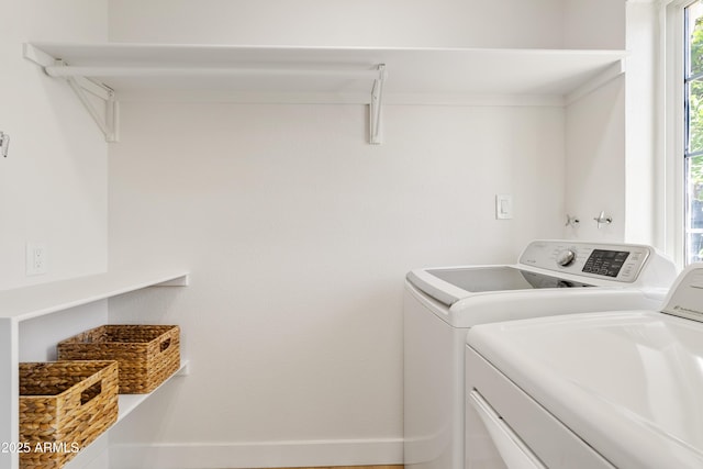 6001 N 10th Way, Phoenix, AZ 85014 - laundry area with washing machine and dryer