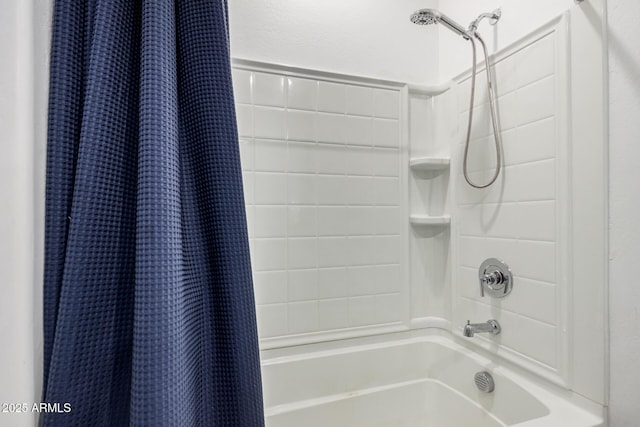 16573 W Alameda Rd, Surprise, AZ 85387 - full bathroom featuring shower / tub combo