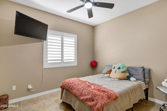 bedroom featuring ceiling fan