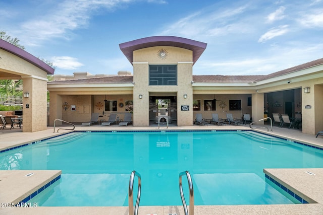 9820 N Central Ave Unit 303, Phoenix, AZ 85020 - community pool featuring a patio