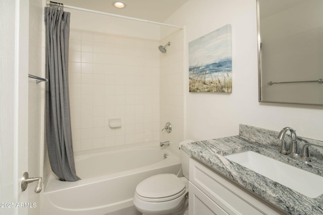 16 W Encanto Blvd Unit 22, Phoenix, AZ 85003 - full bath with shower / tub combo with curtain, toilet, vanity, and recessed lighting