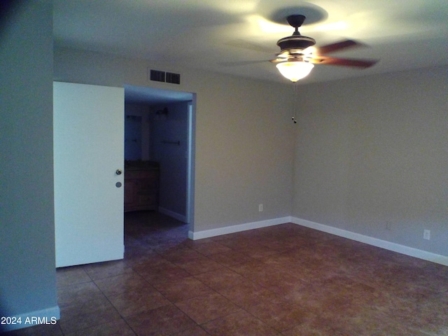 empty room with ceiling fan