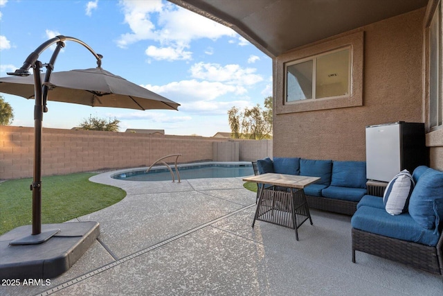 view of patio with a fenced in pool and an outdoor hangout area