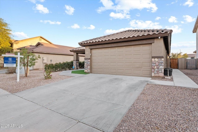 view of front facade featuring a garage