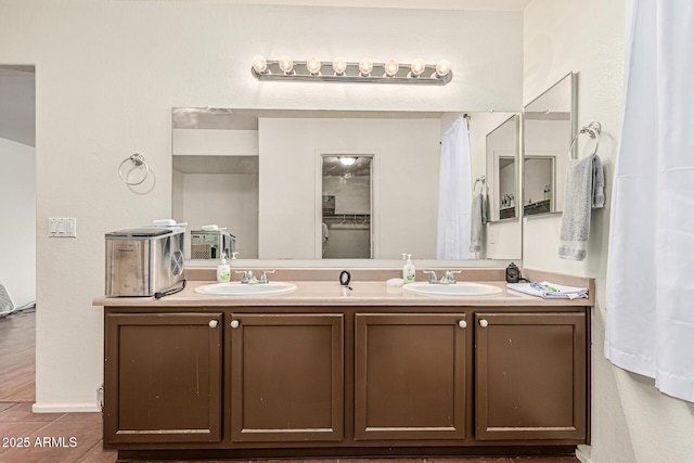 8939 W Villa Rita Dr, Peoria, AZ 85382 - bathroom featuring double vanity