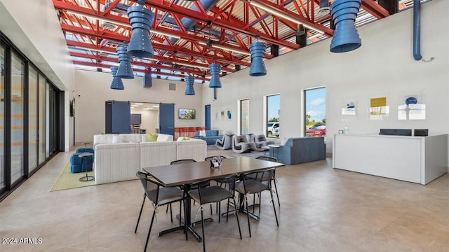 11890 E Cliffrose Ln, Florence, AZ 85132 - dining area featuring a high ceiling