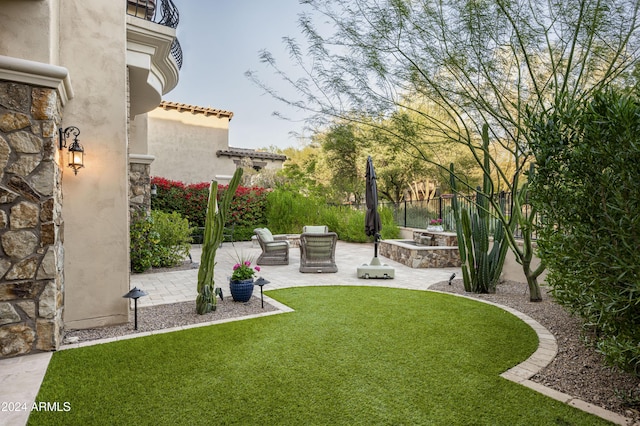 view of yard with a patio