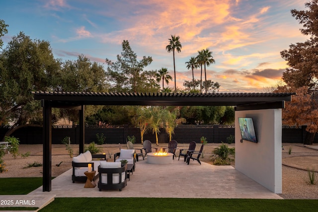 8001 E Voltaire Ave, Scottsdale, AZ 85260 - view of community with an outdoor fire pit and a patio area