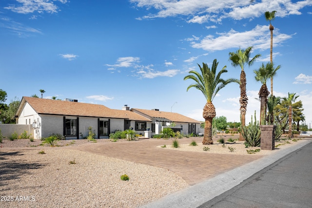 8001 E Voltaire Ave, Scottsdale, AZ 85260 - single story home featuring stucco siding
