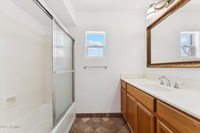 1238 E Cambridge Ave, Phoenix, AZ 85006 - full bath featuring vanity and enclosed tub / shower combo
