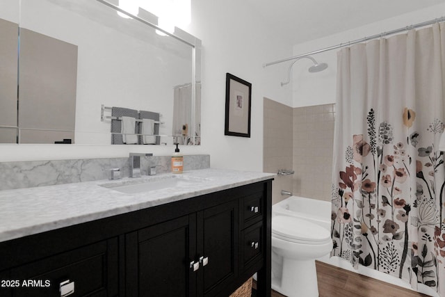 4600 N 68th St Unit 370, Scottsdale, AZ 85251 - full bath with toilet, vanity, wood finished floors, and shower / bath combination with curtain