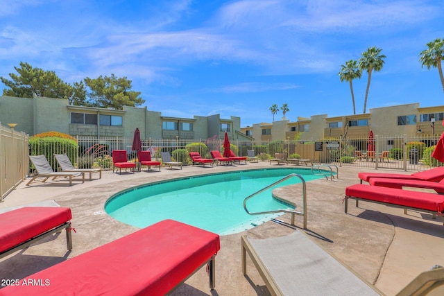 4600 N 68th St Unit 370, Scottsdale, AZ 85251 - community pool featuring a patio, fence, and a residential view
