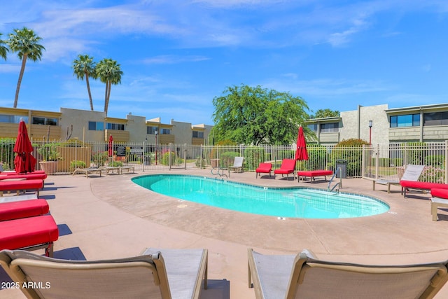 4600 N 68th St Unit 370, Scottsdale, AZ 85251 - community pool featuring a patio area and fence