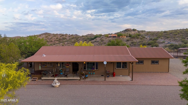 1185 S Camino Cobre Dr, Wickenburg, AZ 85390 - view of front facade featuring a mountain view