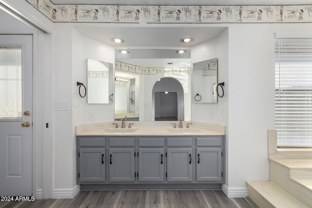 3315 E Hampton Ave, Mesa, AZ 85204 - full bath featuring double vanity and wood finished floors