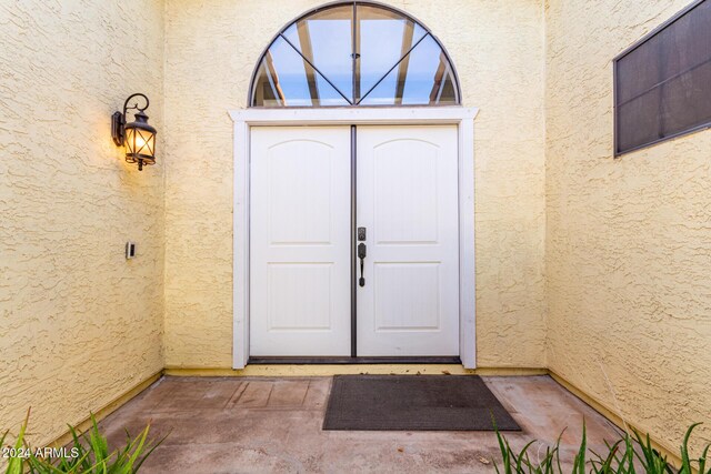 3315 E Hampton Ave, Mesa, AZ 85204 - view of exterior entry featuring stucco siding