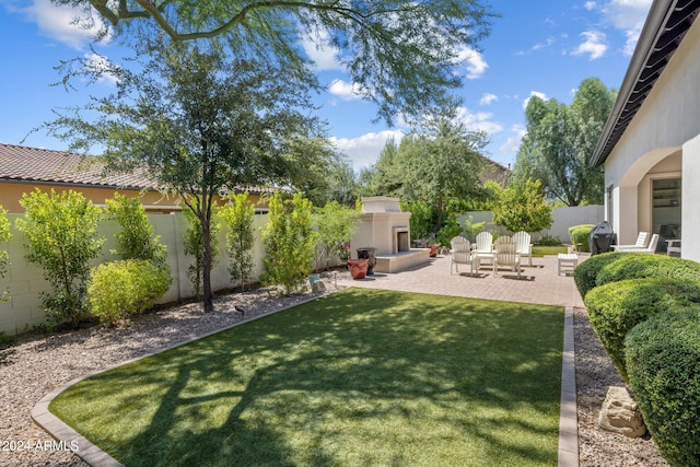 view of yard with a patio area