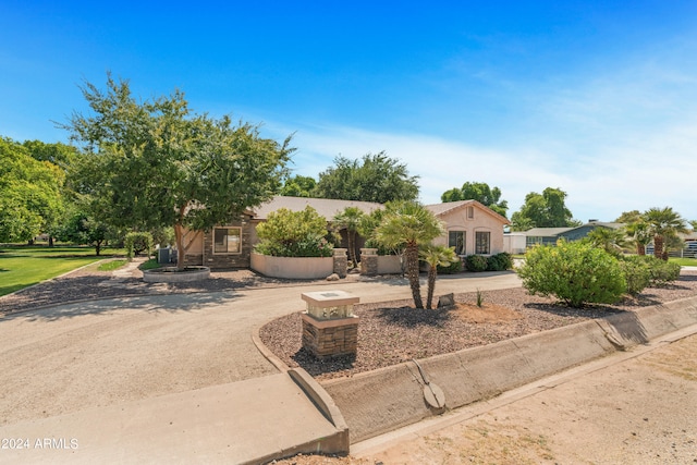 view of front of property