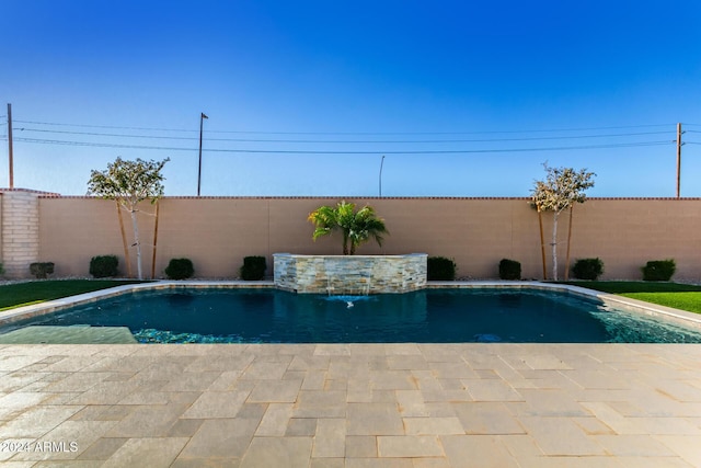 view of pool featuring pool water feature