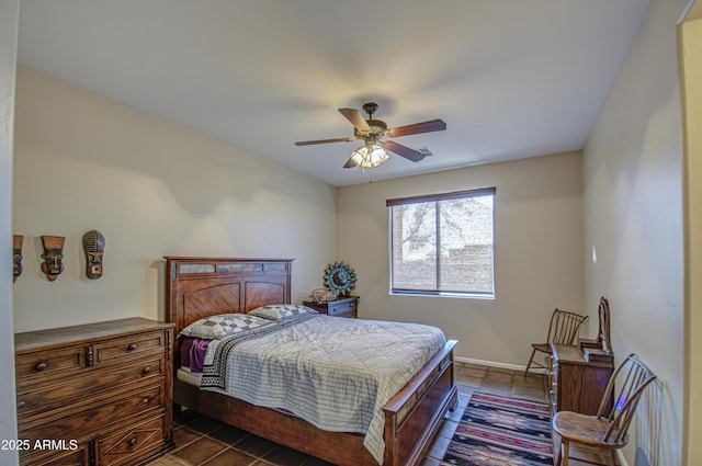 bedroom with ceiling fan